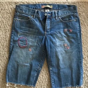 Old navy boyfriend shorts.